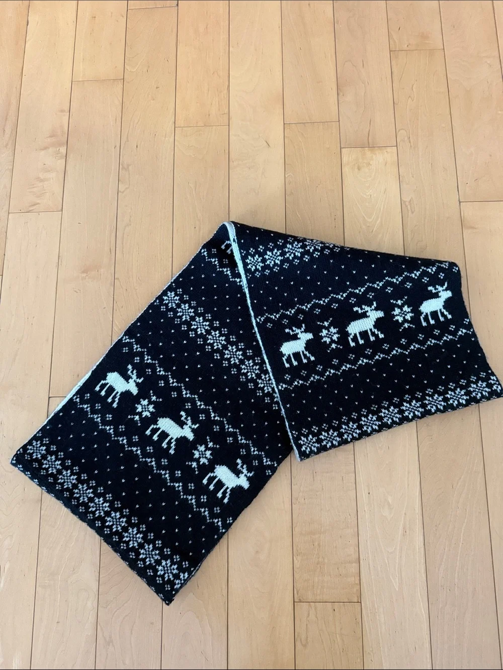 Abercrombie & Fitch kids Navy and White Scarf